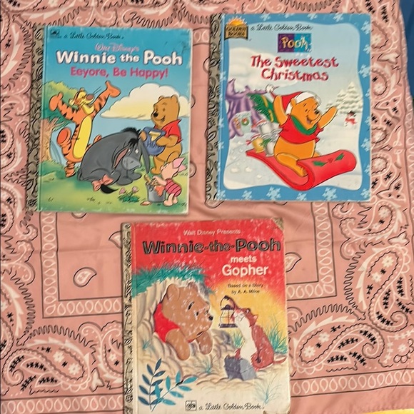 🍓Vintage Winnie the Pooh Little Golden Books Set of 3 - Picture 3 of 3